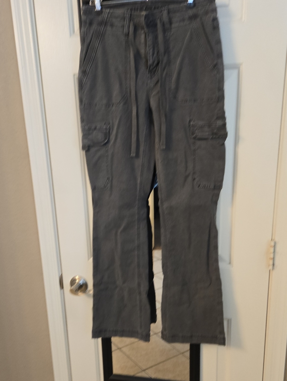 American Eagle Women's Gray Cargo Classic Bootcut Pants Sz 2R